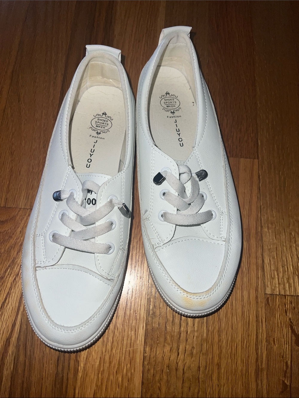 Women's White Casual Lace-Up Sneakers
